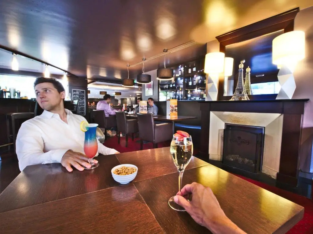 Foto - Mercure Paris Gare Montparnasse TGV