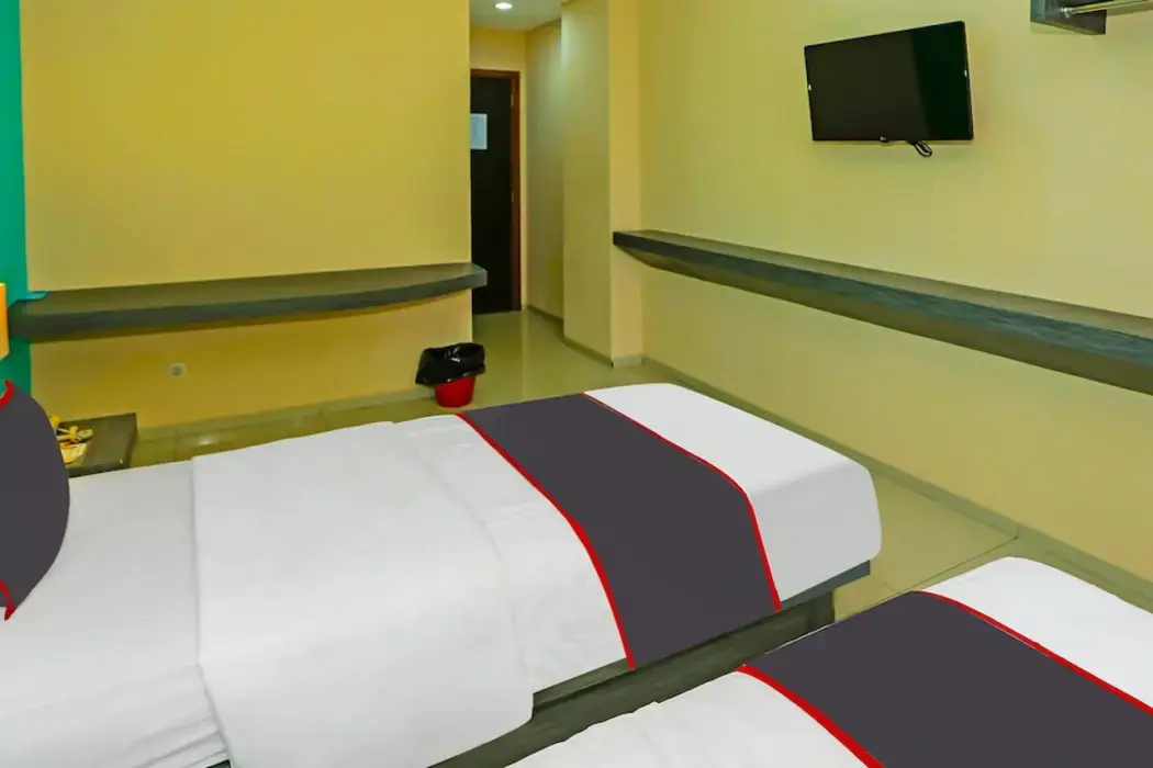 Foto - Super OYO Townhouse OAK Hotel Fiducia Pondok Gede
