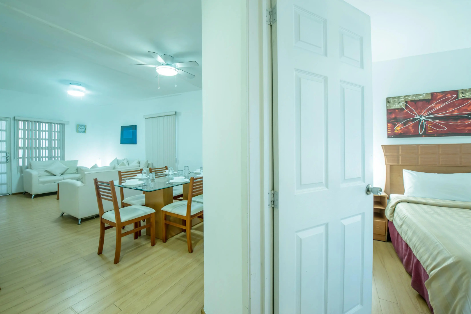 Foto - European Life Style Executive Suites & Gallery