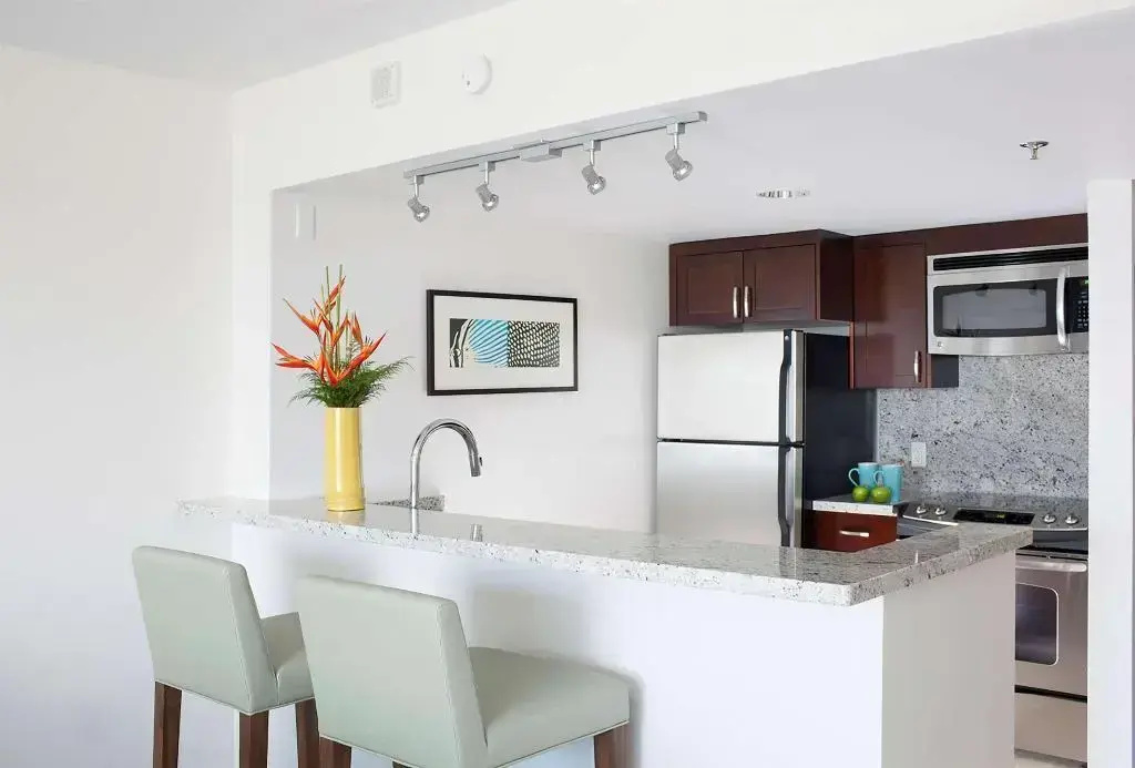 Photo - Ilikai Hotel & Luxury Suites