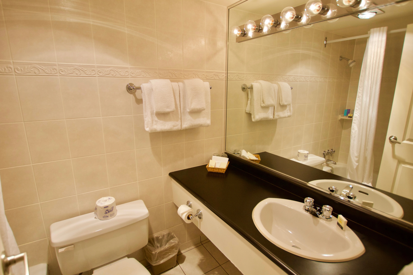 Foto - Century Plaza Hotel