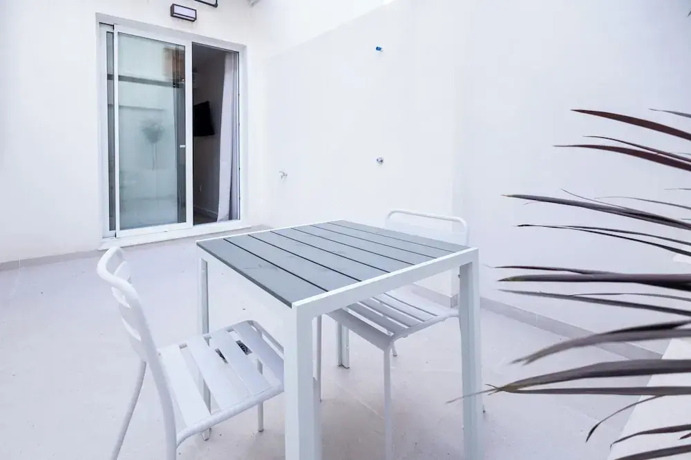 Photo - Yard Patraix by Concept Flats