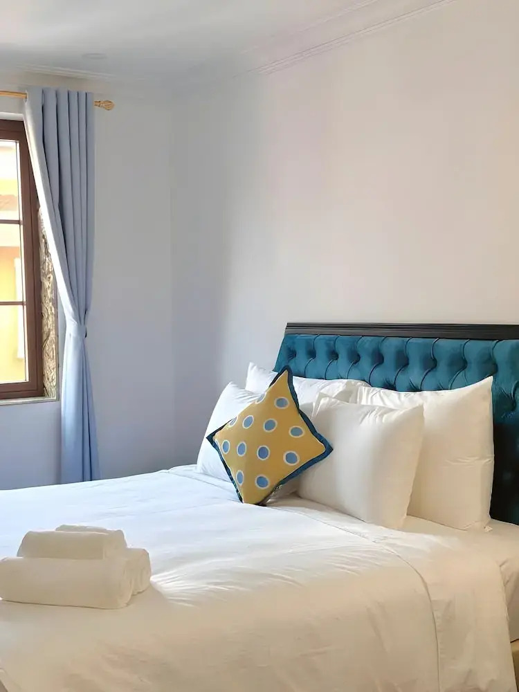 Photo - The Room Hotel - Starbucks