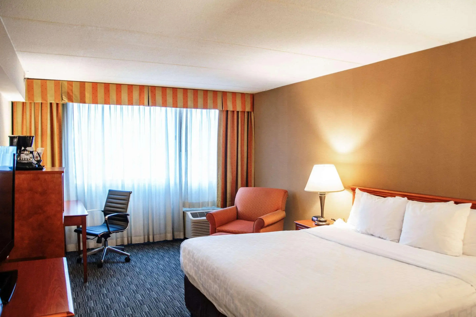 Photo - Clarion Hotel & Convention Center Joliet