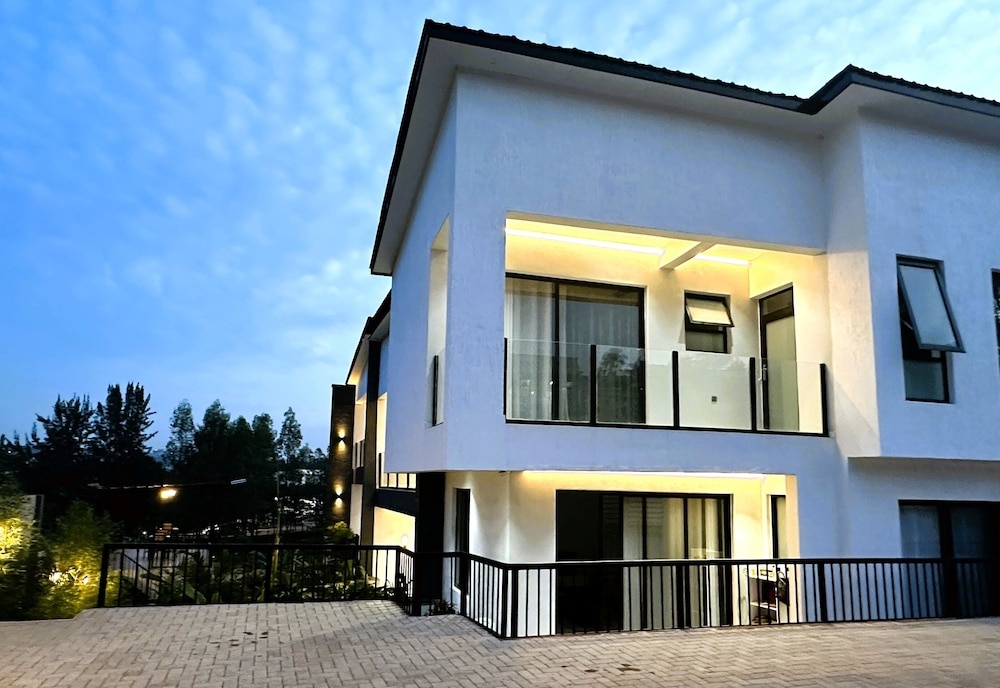 Coalescence Hotel