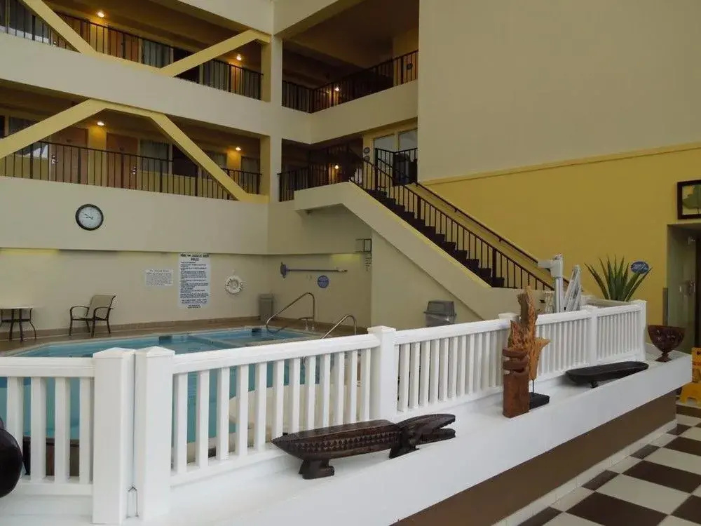 Photo - The Atrium Resort, Virginia Beach by Vacatia