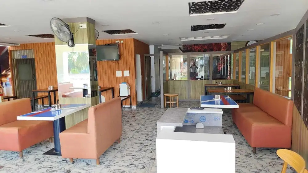 hotel white palace