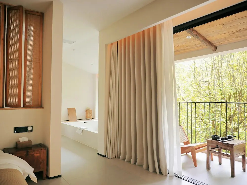 BuSu Forest Forever Hotel