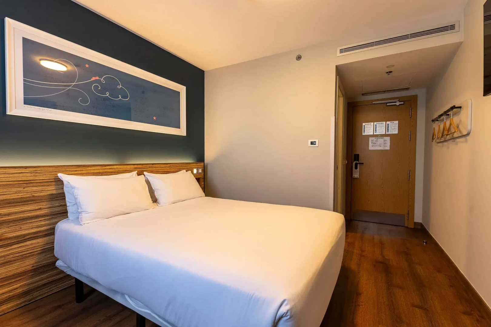 Photo - Travelodge Barcelona Poblenou