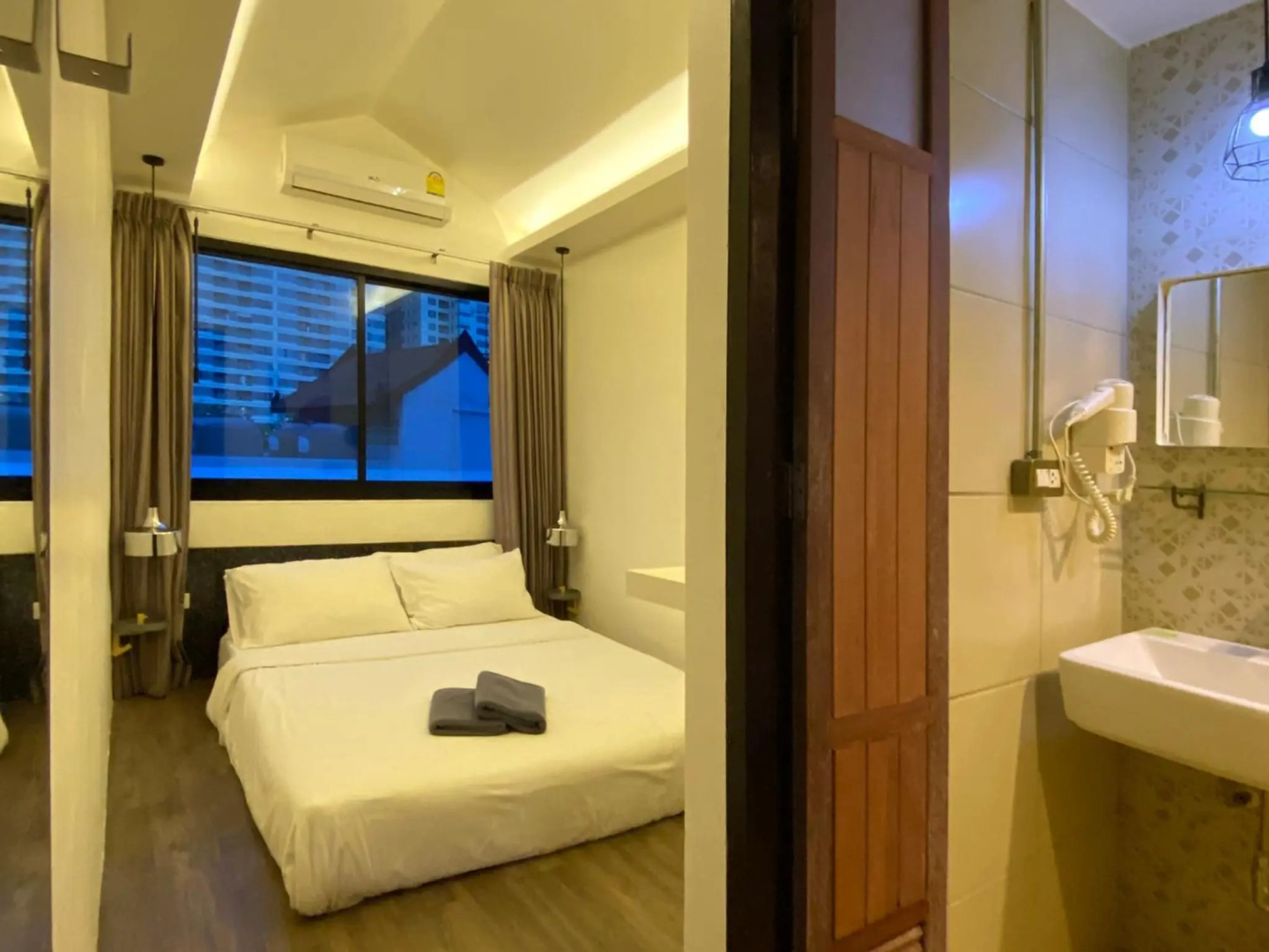 Photo - Monomer Hostel Bangkok