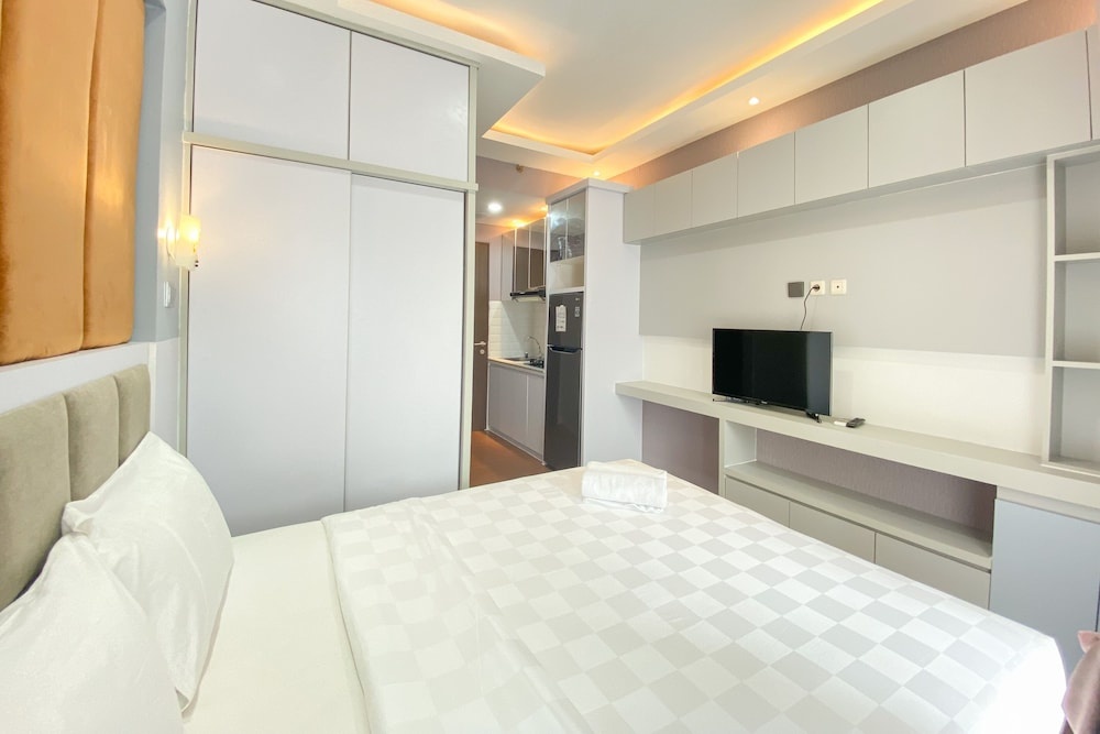 Good Deal And Comfy Studio Transpark Cibubur Apartment