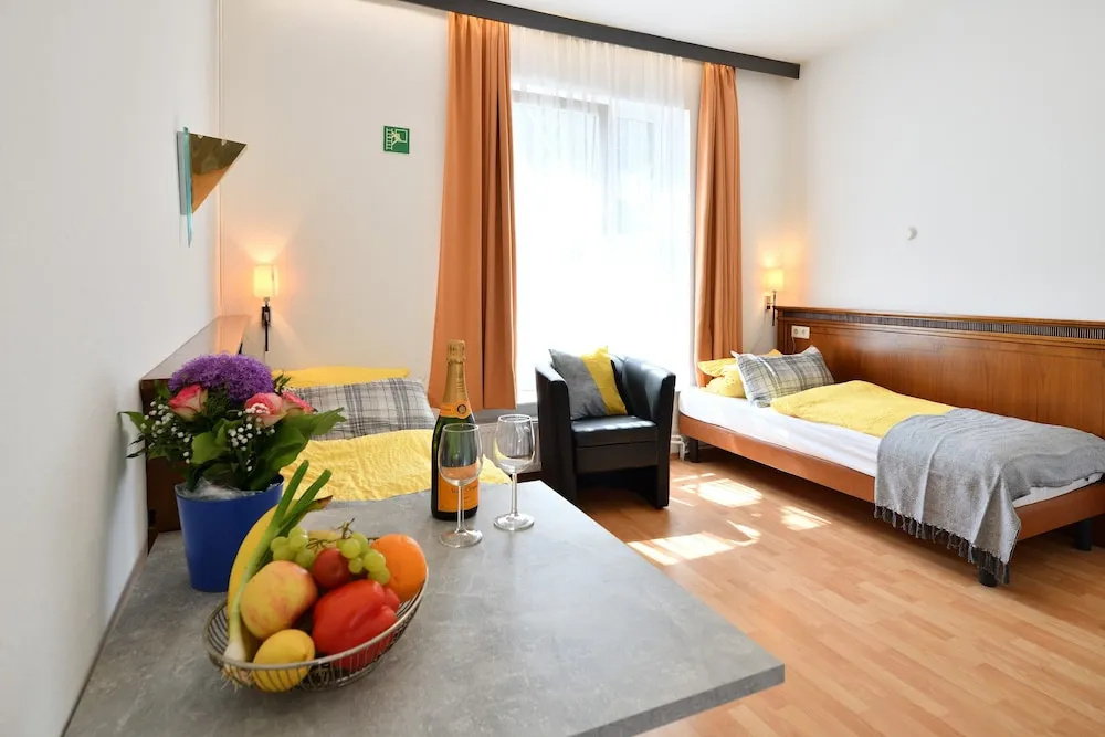 Photo - Ford Apartment