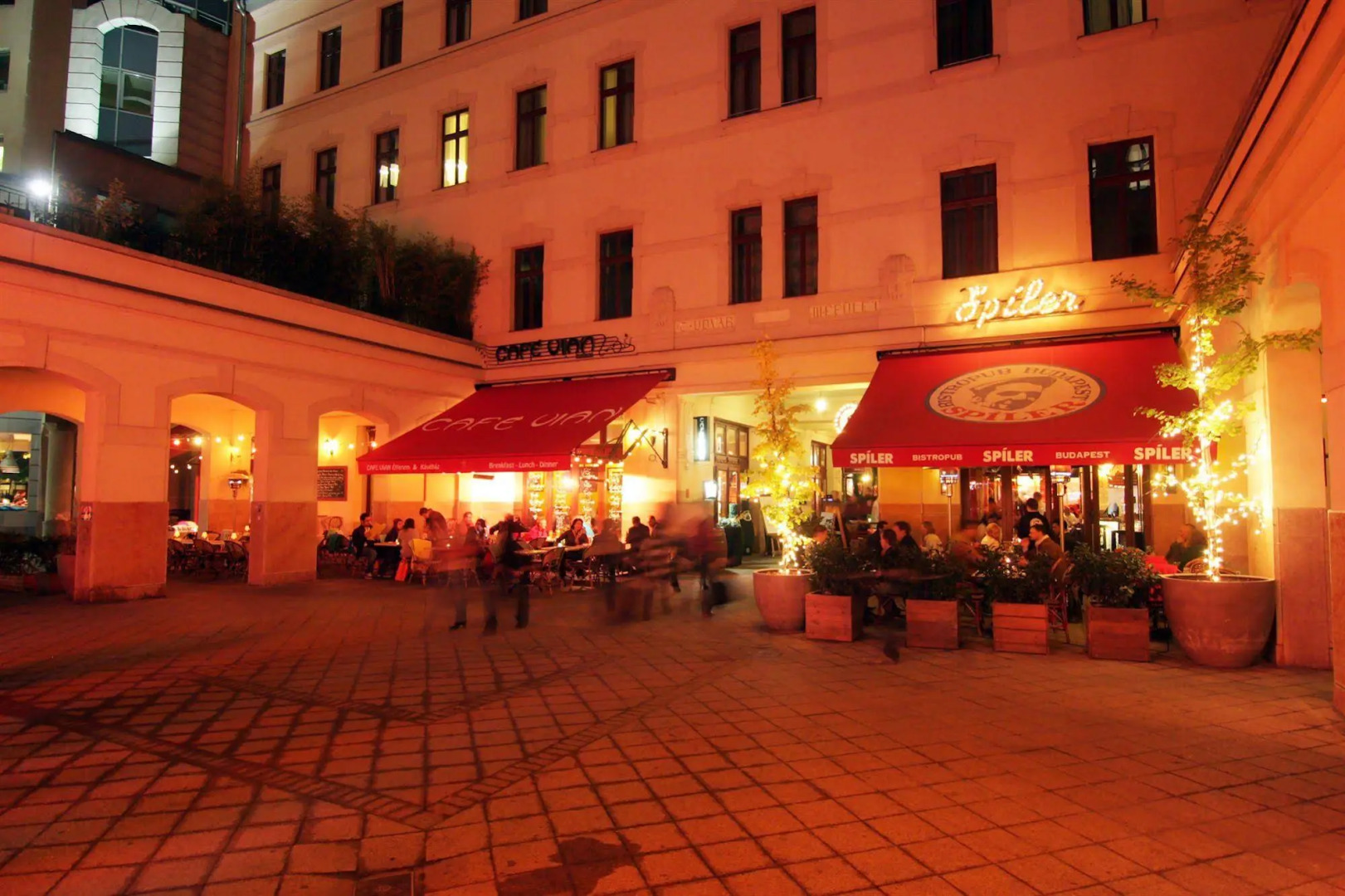 Photo - Gozsdu Court Budapest