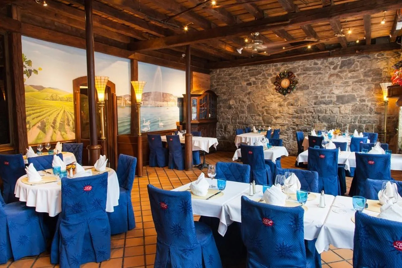 Photo - Hotel Montbrillant