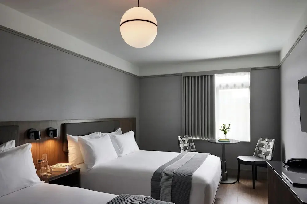 Photo - The Melrose Hotel