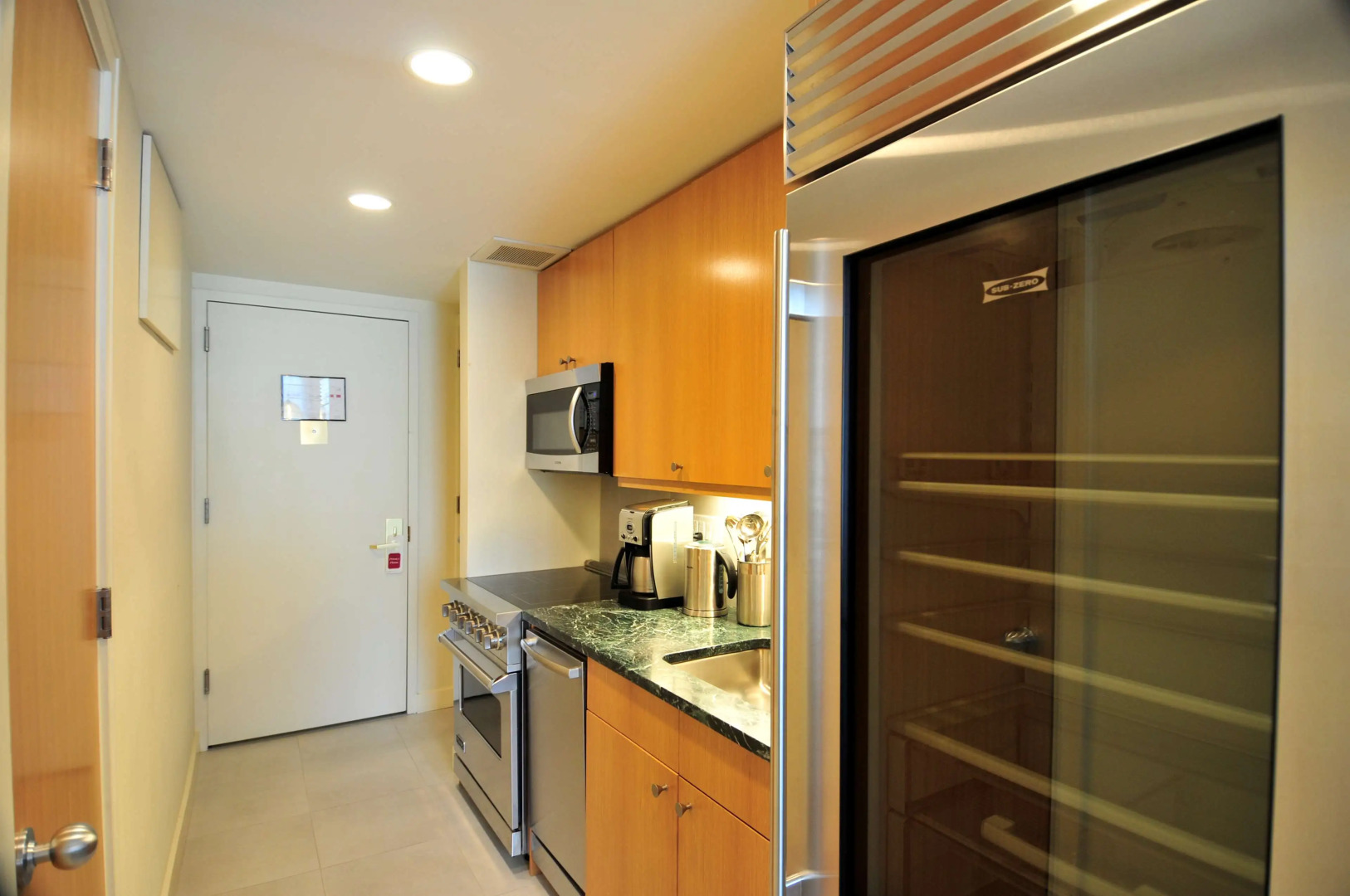 Photo - Lombardy Hotel