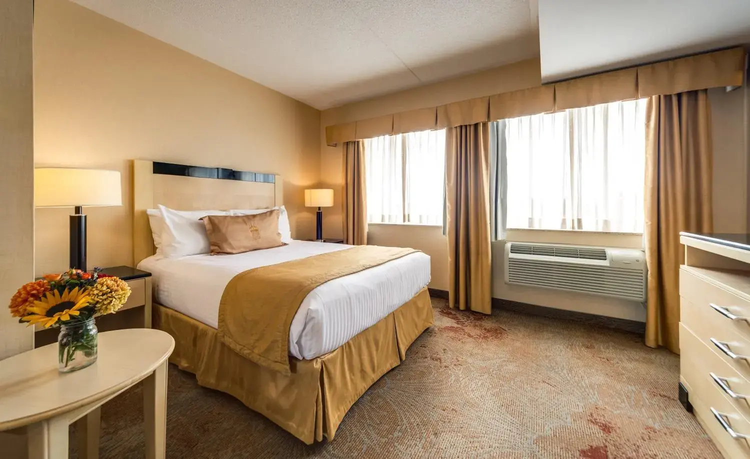 Photo - Monte Carlo Inn & Suites Downtown Markham
