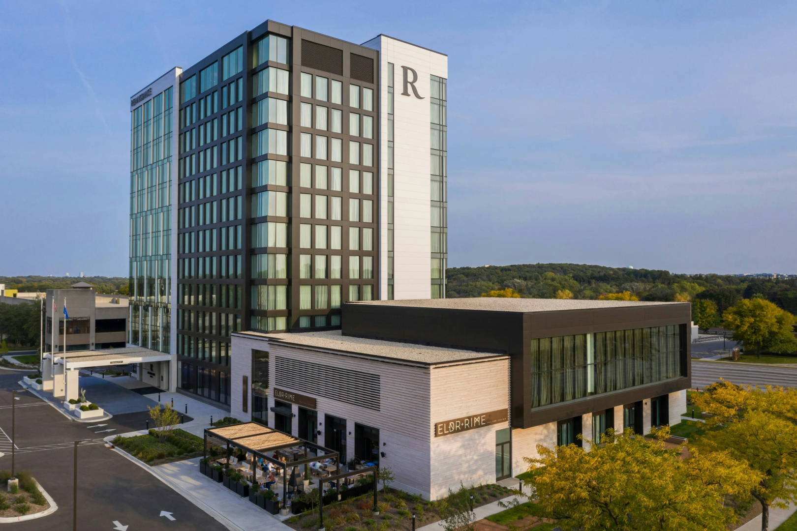 Foto - Renaissance Milwaukee West Hotel
