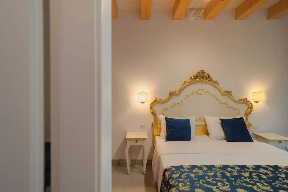 Photo - Venice Rooms