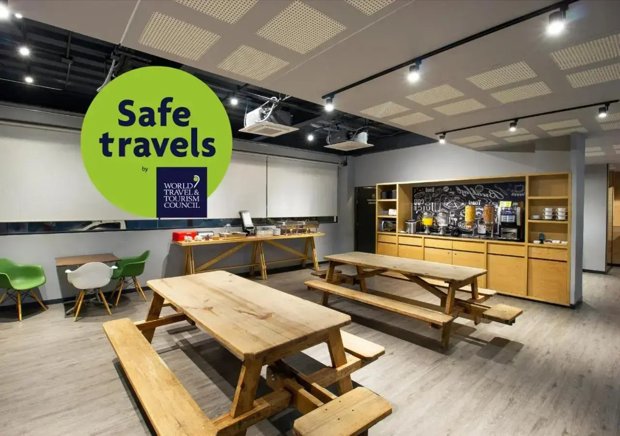 Photo - Hotel MX aeropuerto CDMX, Trademark Collection by Wyndham