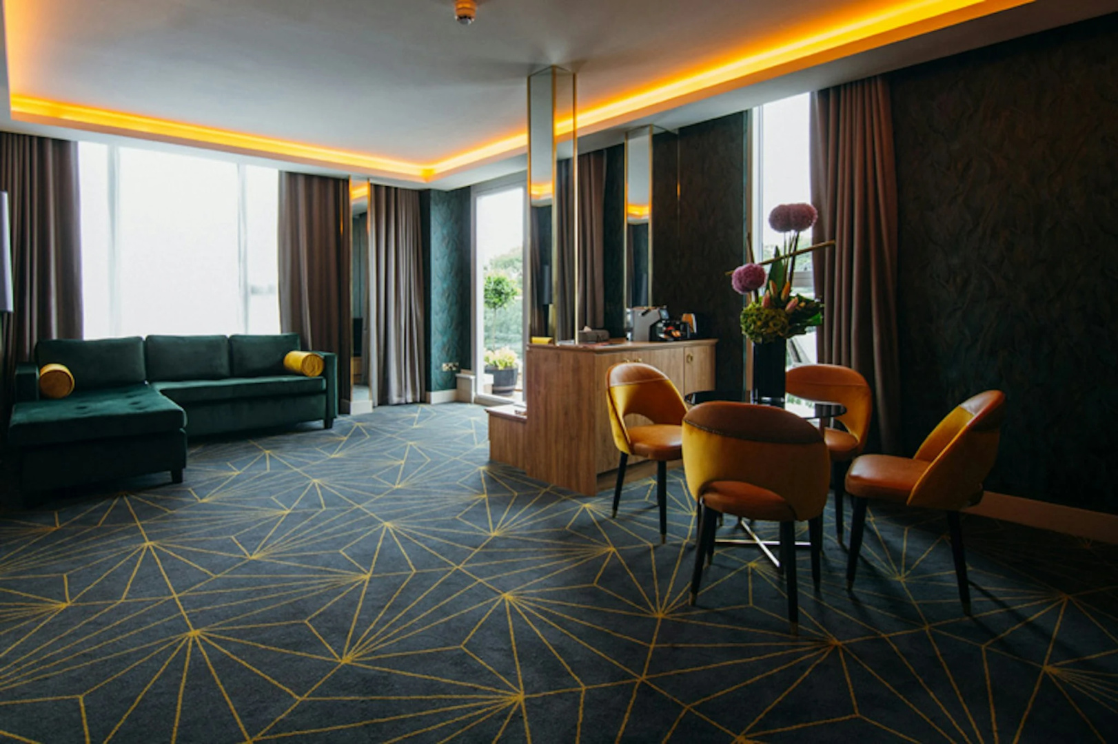Photo - Iveagh Garden Hotel