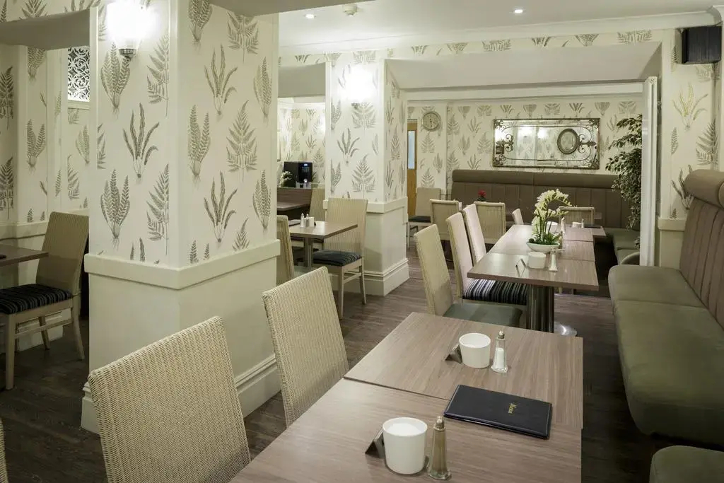 Photo - Princes Square Hotel