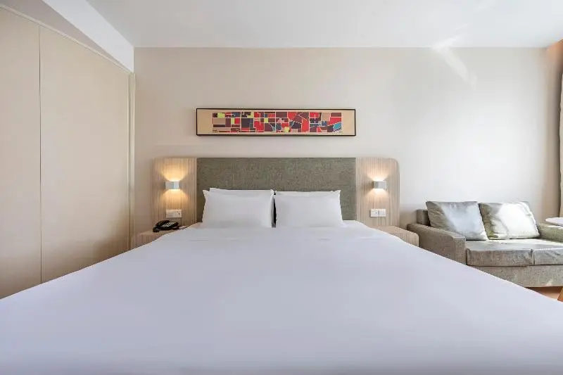 Hanting Hotel Shanghai Hongqiao Road Metro Station