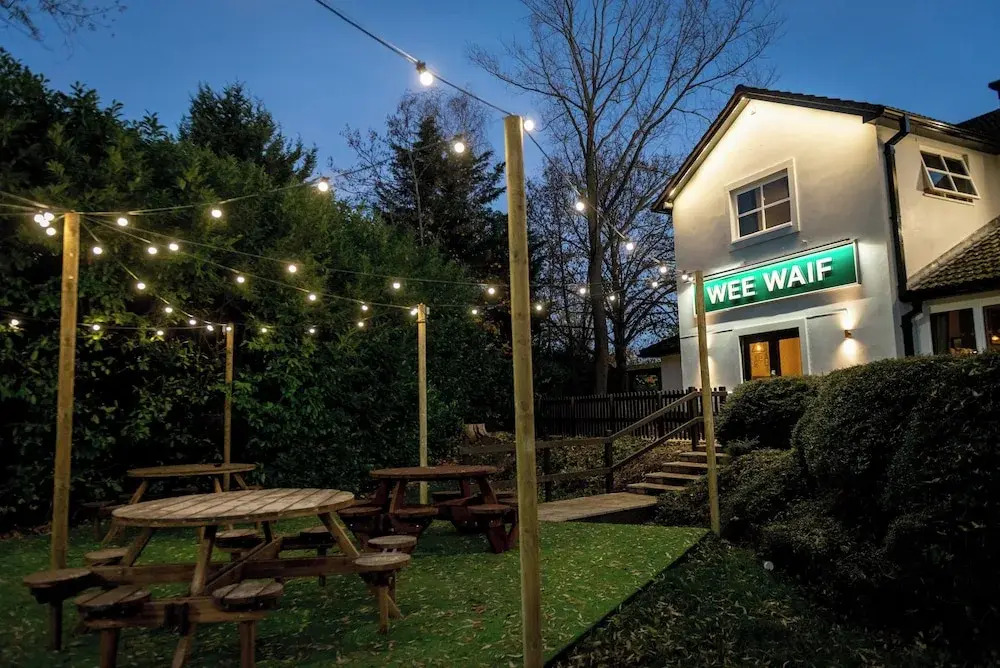 Foto - Wee Waif by Greene King Inns