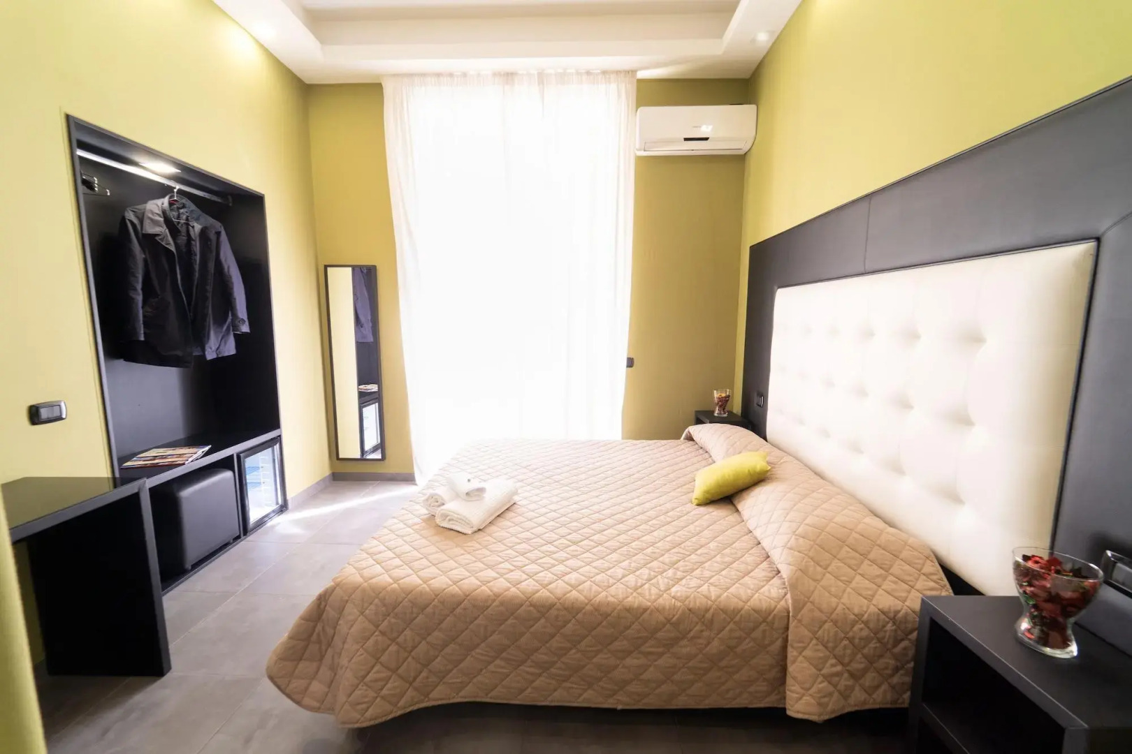 Photo - P.C. Boutique H. Vesuvius, Napoli Centro, by ClaPa Group