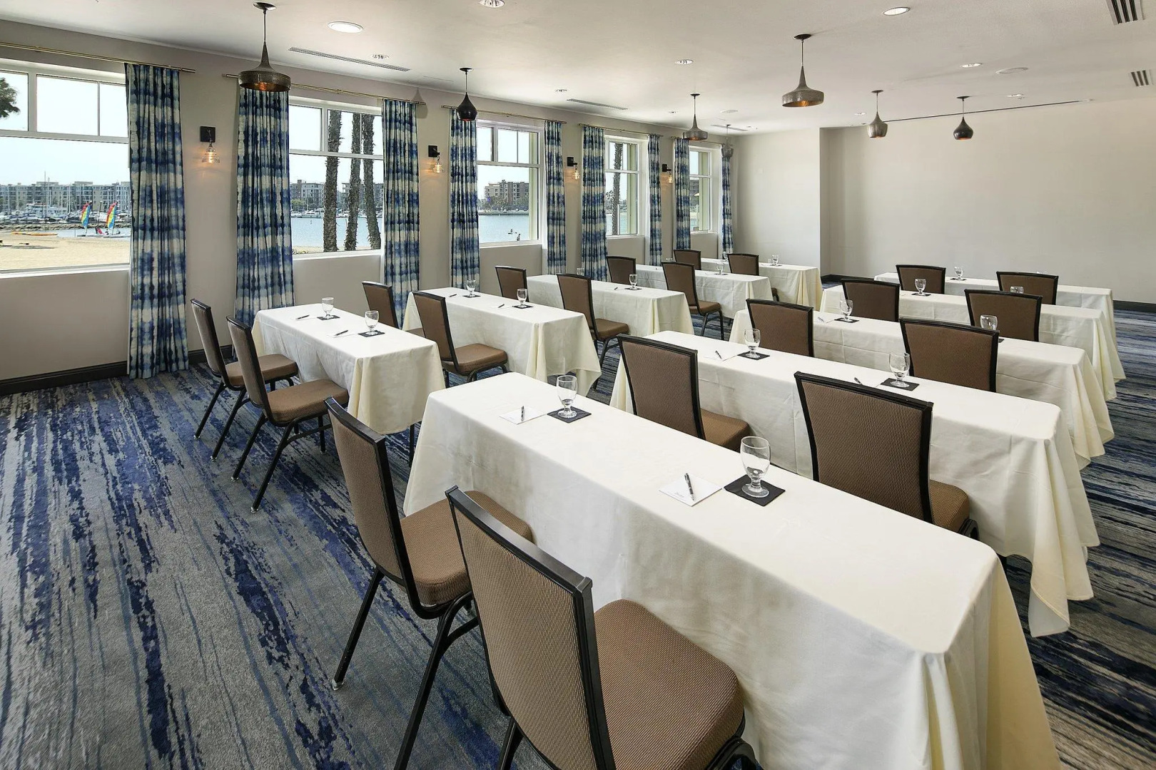 Photo - Jamaica Bay Inn Marina Del Rey Tapestry Collection by Hilton