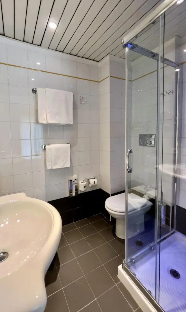 Photo - Monaco Suites Hotel