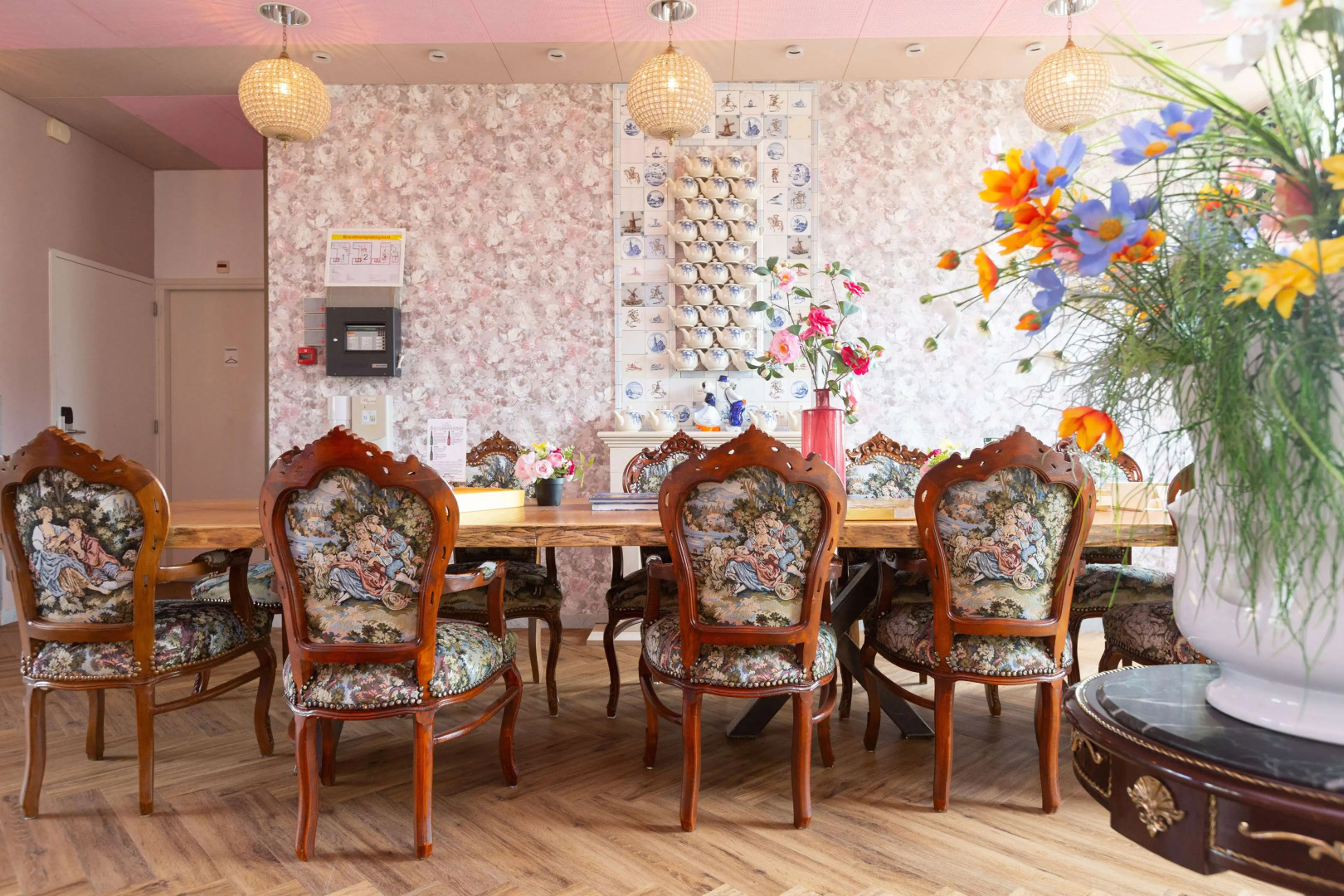 Photo - Grand Museum Hotel, BW Signature Collection