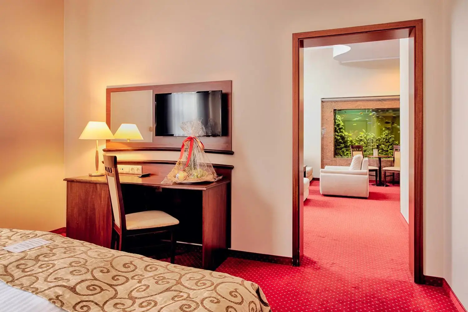 Photo - Grand Royal Hotel