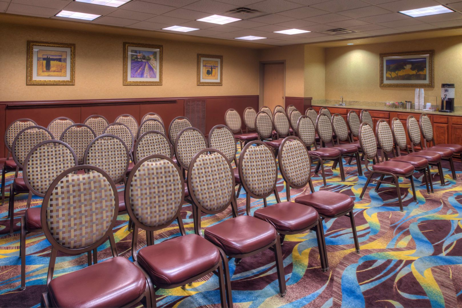Photo - Hampton Inn & Suites Ontario