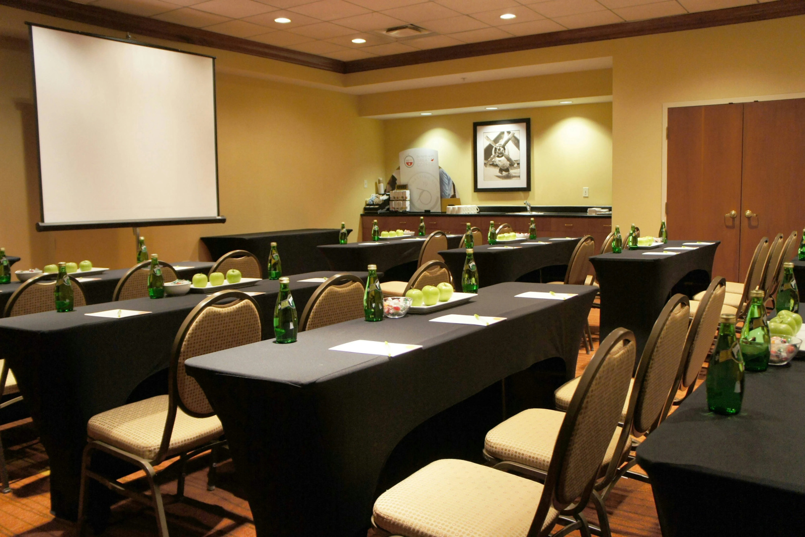 Photo - Courtyard by Marriott Toronto Airport