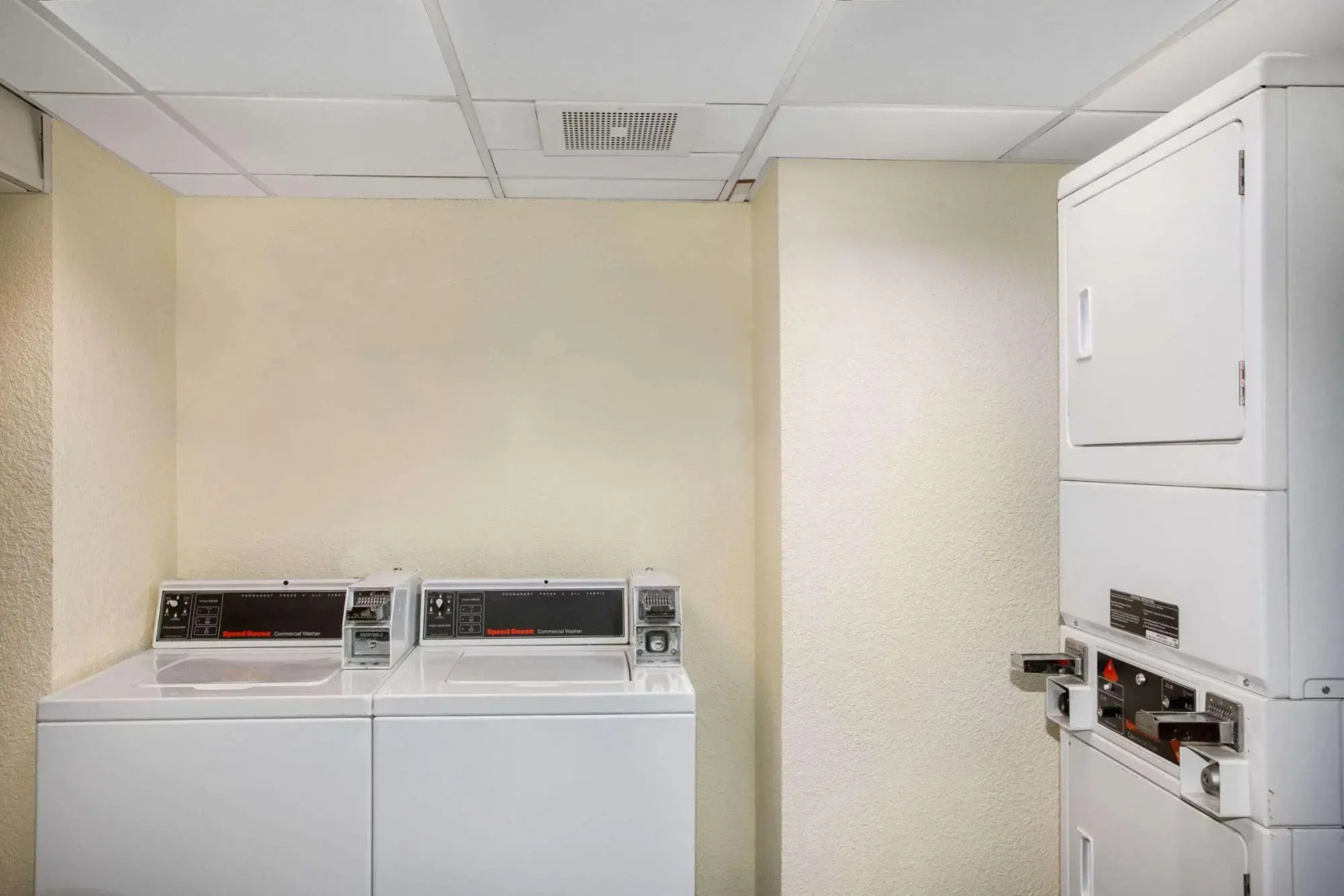 Photo - La Quinta Inn & Suites by Wyndham Austin Southwest