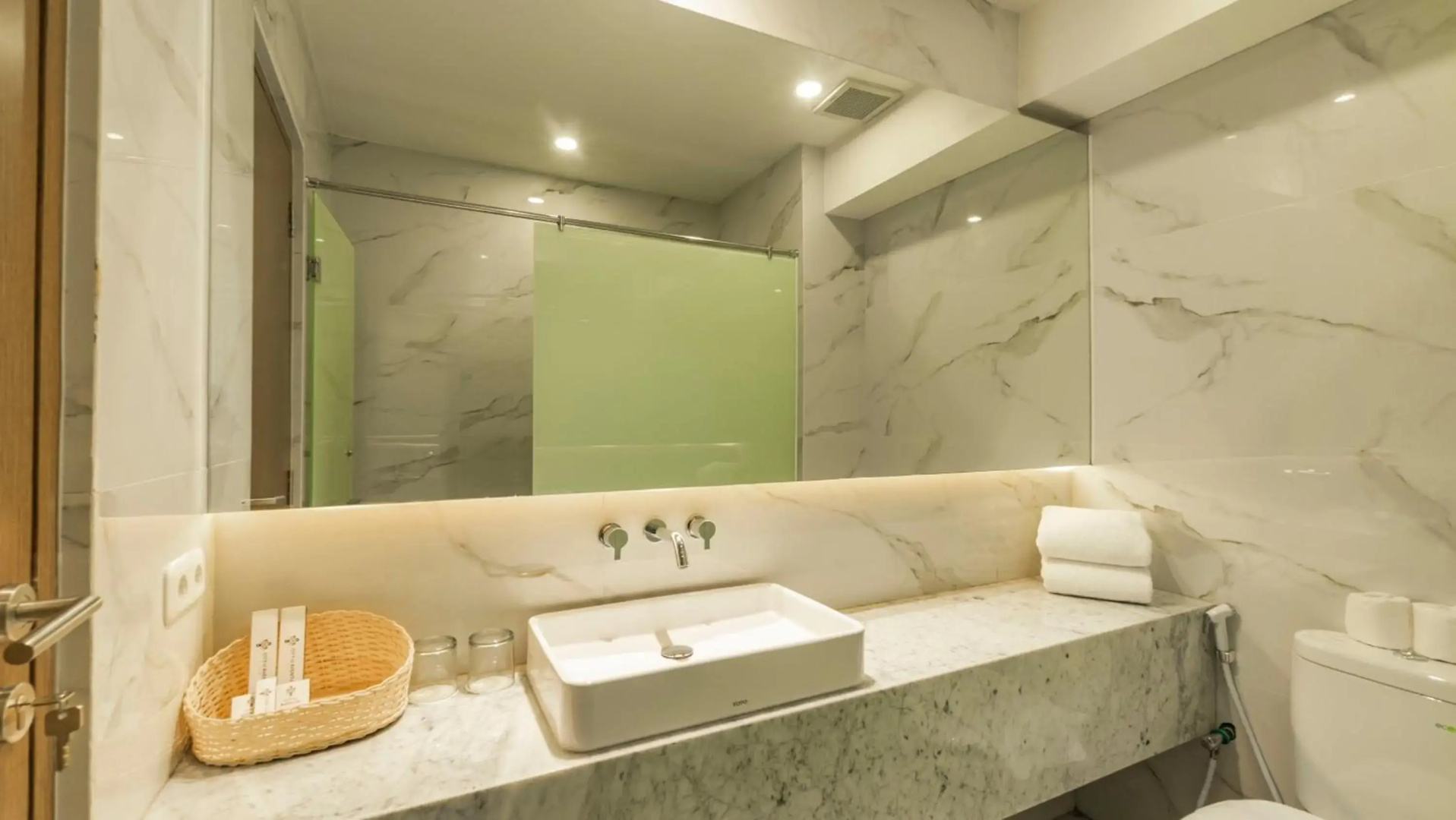 Photo - City of Aventus Hotel - Denpasar