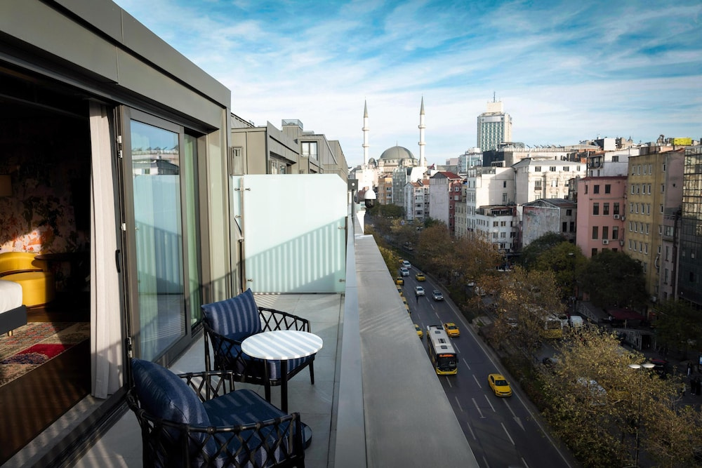 Photo - Canopy By Hilton Istanbul Taksim