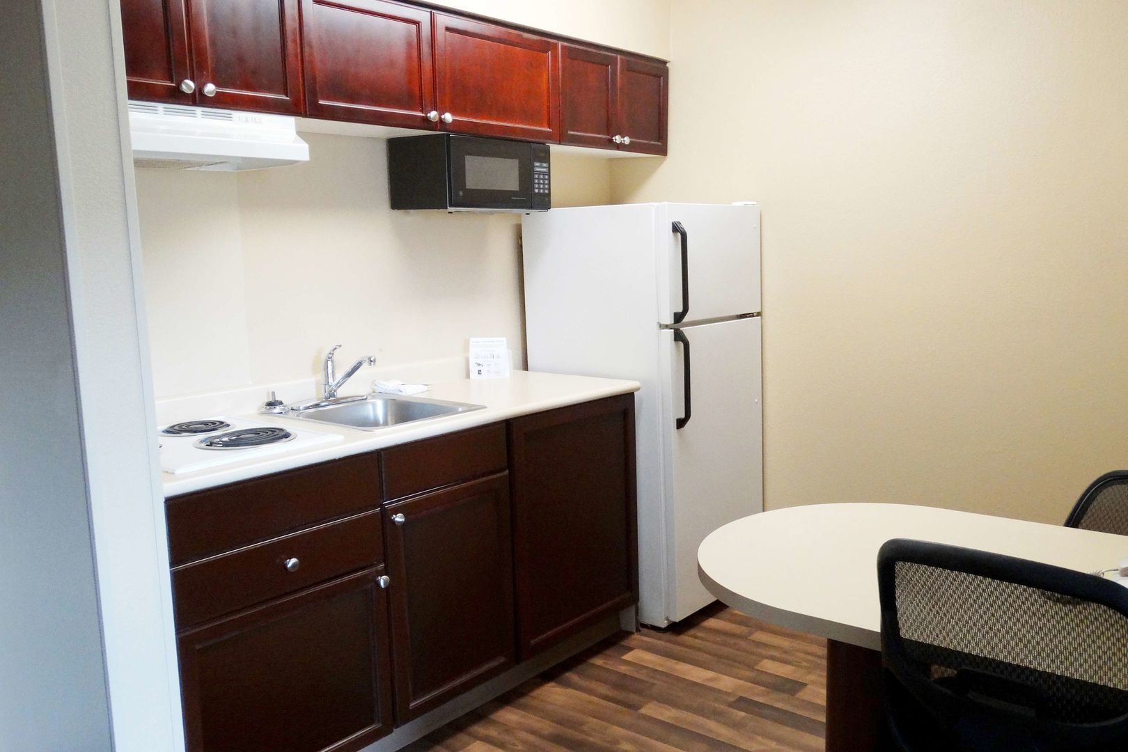 Photo - Studio 6 Suites Jacksonville Deerwood Park FL