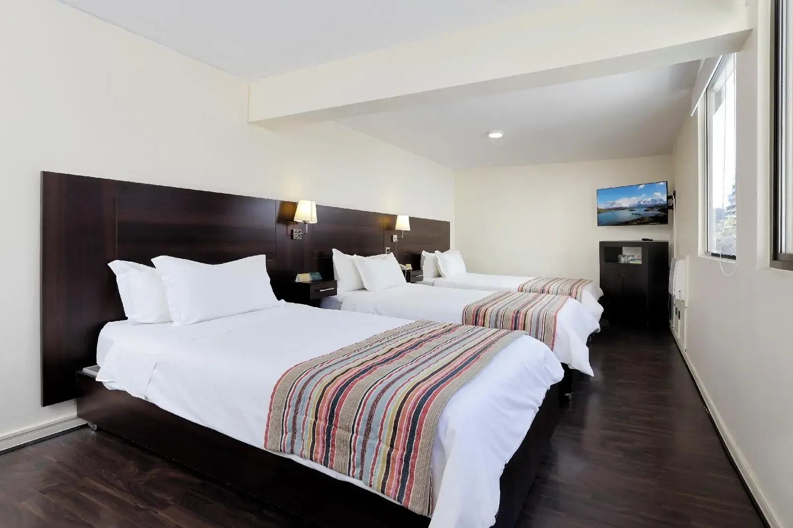 Photo - MR Express (ex Hotel Neruda Express)