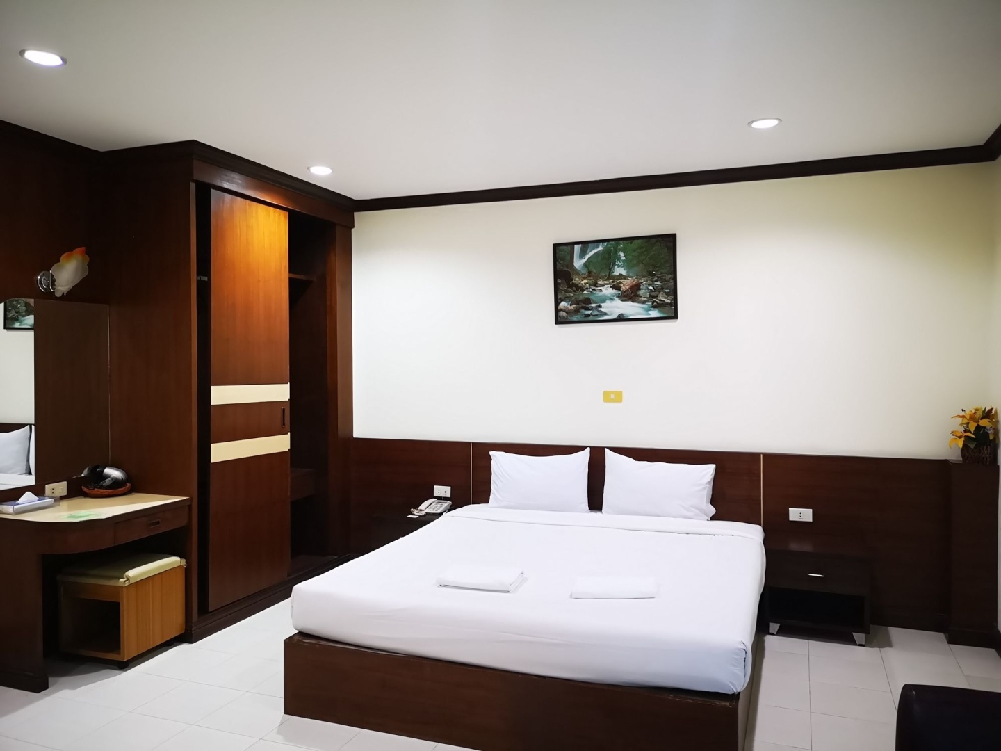Sabai Hotel
