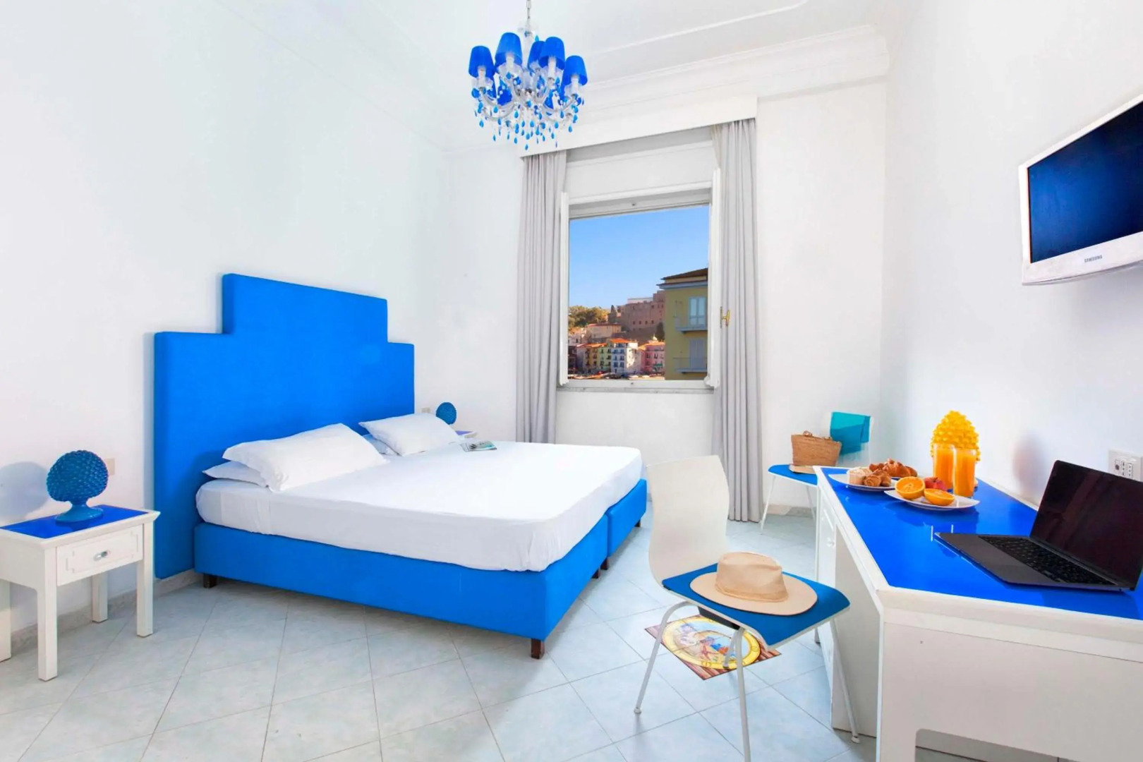 Photo - Admiral Hotel