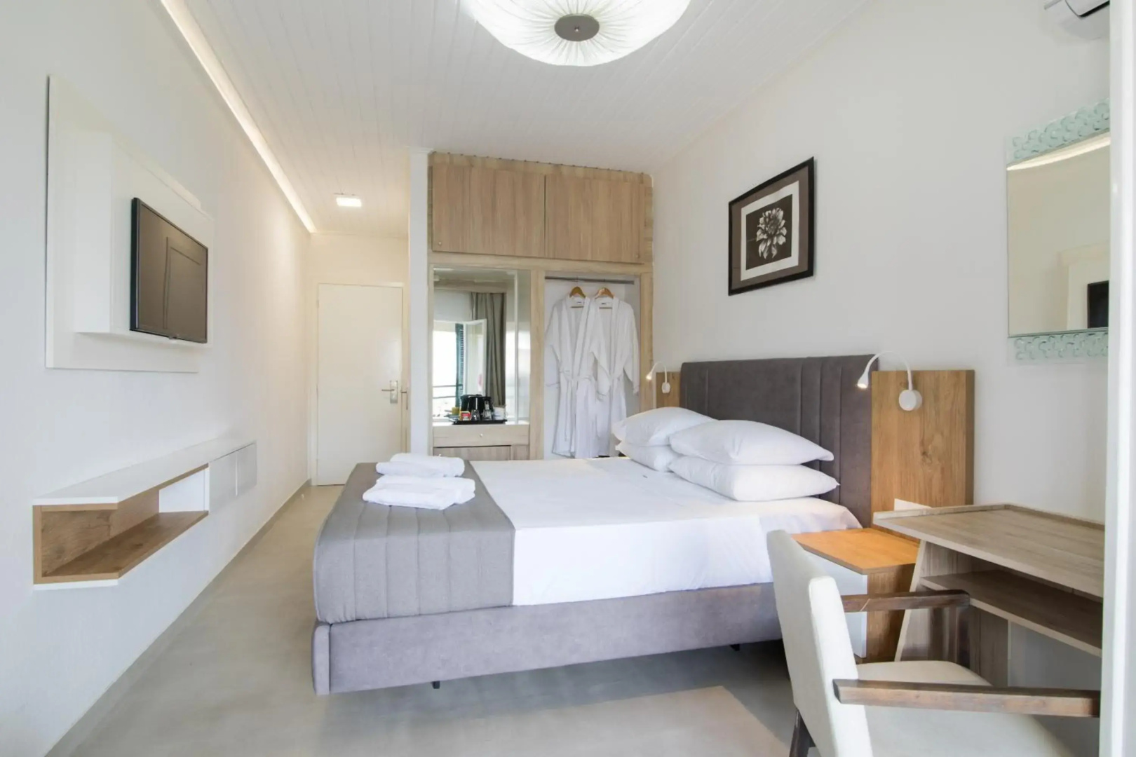 Photo - Opera Blue Hotel