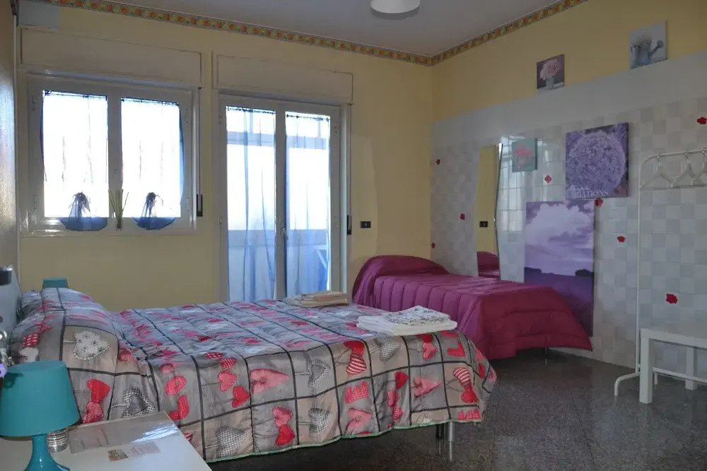 Photo - BED&FLY NEAR AIRPORT CATANIA FONTANAROSSA BAGNO PRIVATO In CAMERA
