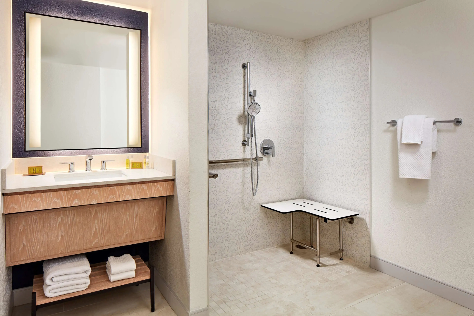 Photo - Hotel MDR Marina del Rey- a DoubleTree by Hilton