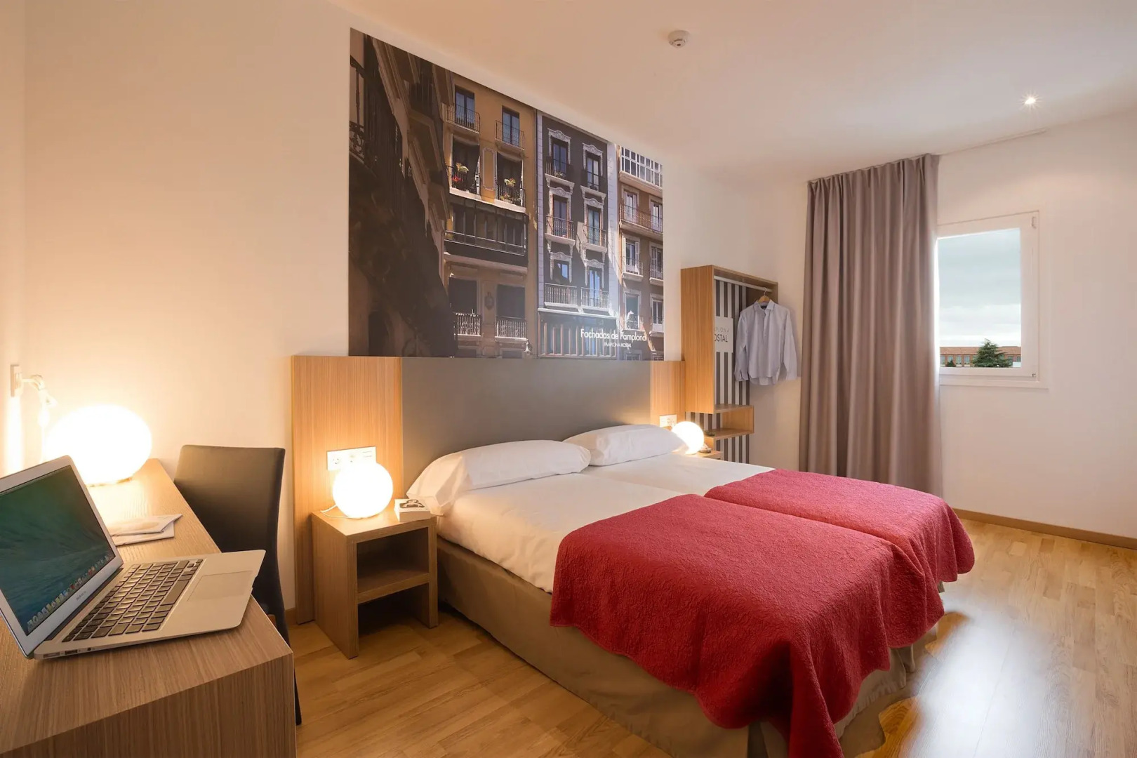 Photo - IRAIPE Pamplona Hostal Auto Check-in