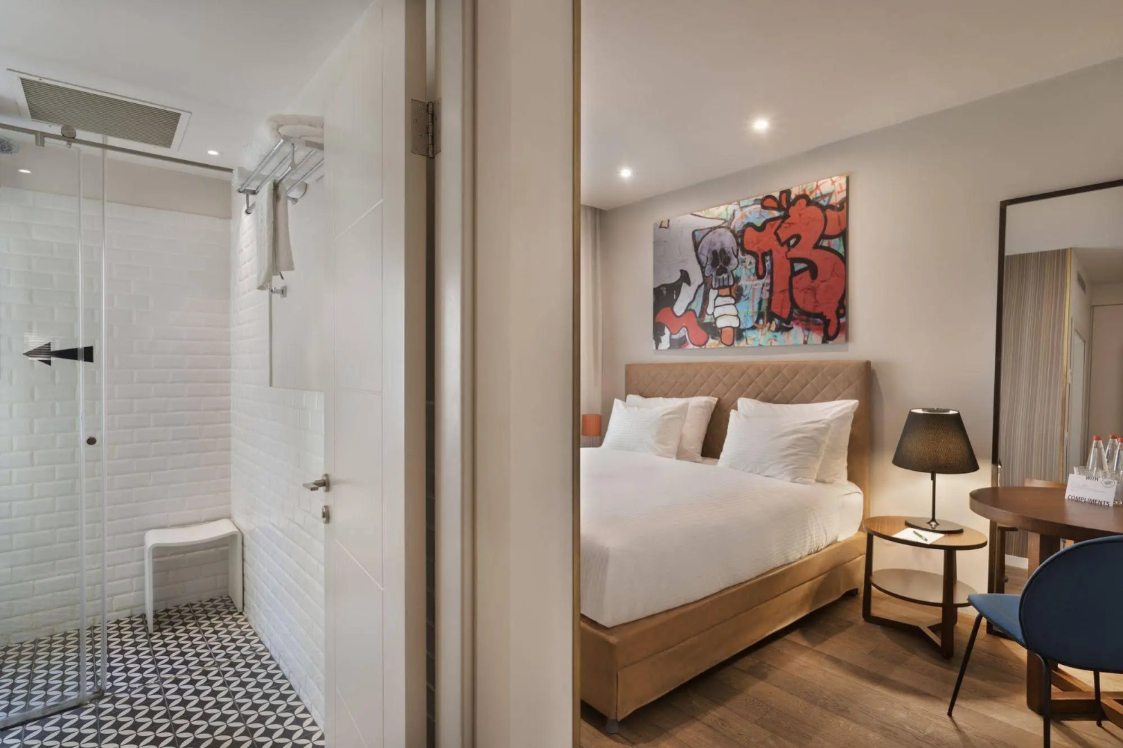 Photo - Jacob Shenkin Hotel