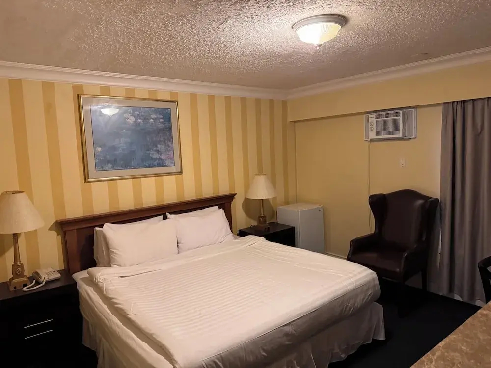 Photo - Island Travel Inn