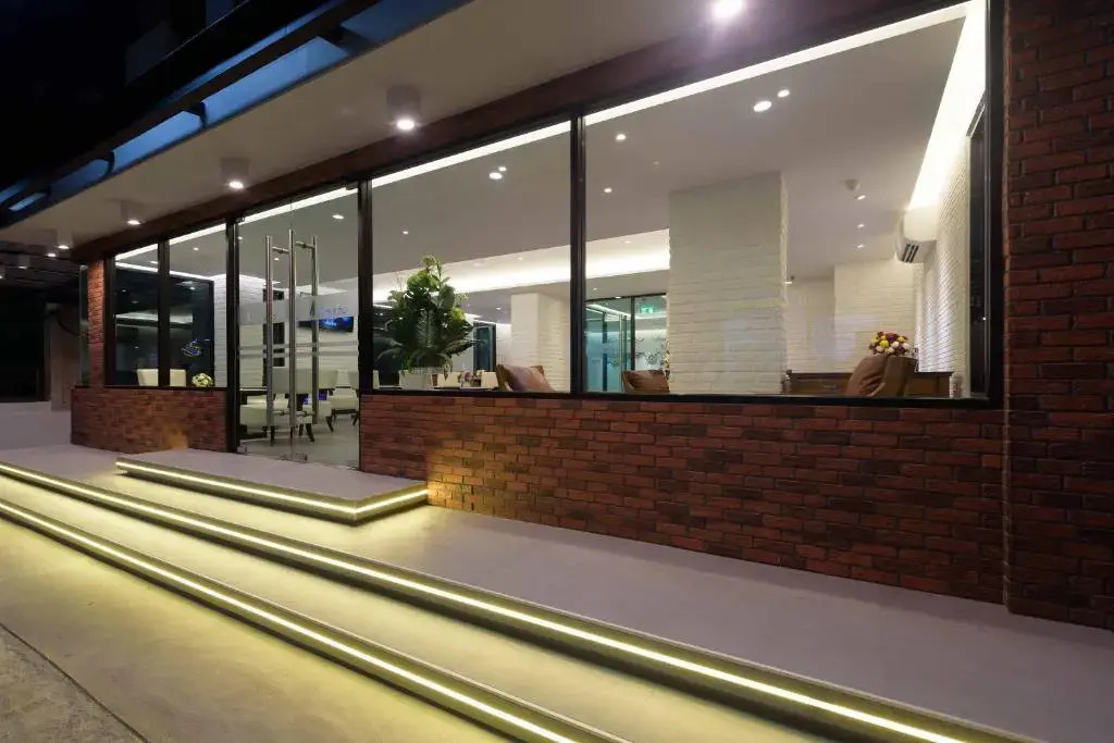 Photo - Deep Blue Z10