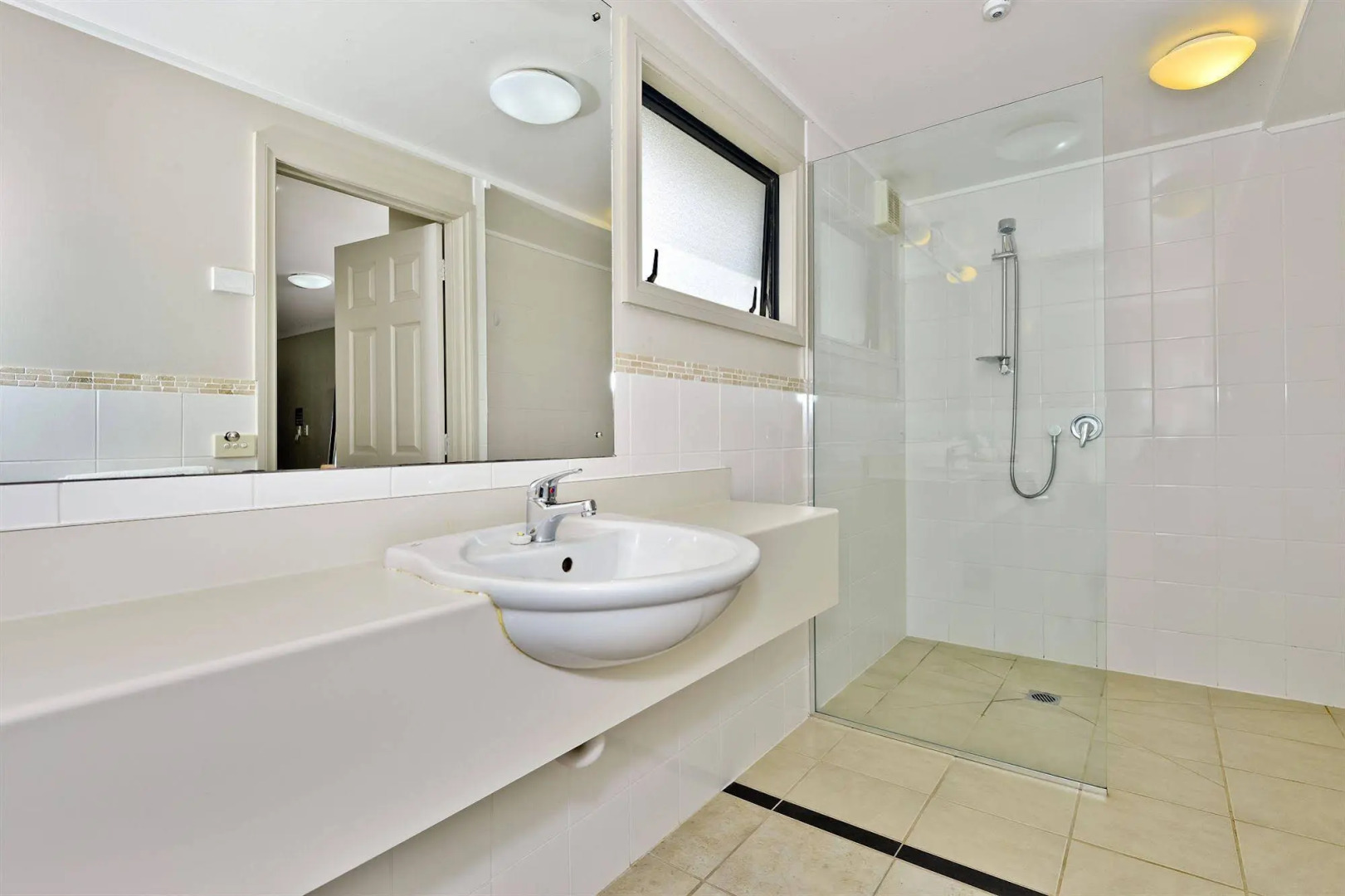 Photo - Whangaparaoa Lodge